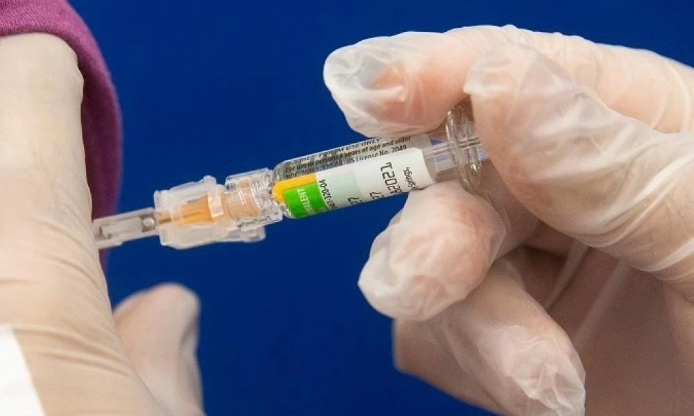 Θεμιστοκλέους: Επτά στους 10 έχουν εμβολιαστεί–Το καλοκαίρι του 2022 θα είναι όπως παλιά